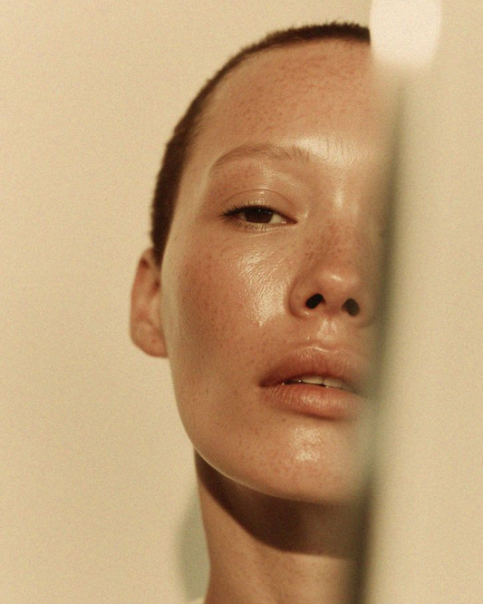 Taches pigmentaires en hiver : pourquoi la crème solaire reste essentielle