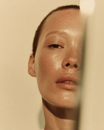 Taches pigmentaires en hiver : pourquoi la crème solaire reste essentielle